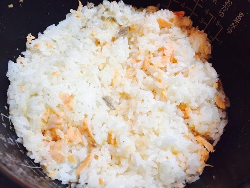 まいったねえ いたわりご飯 ヒモ 塩鮭の炊き込みご飯 浅漬け レシピ ご飯