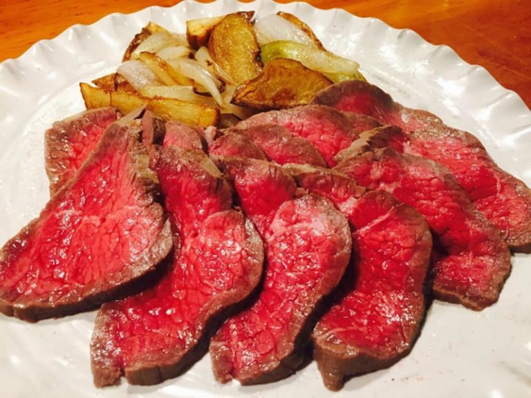 何でもない日に恋人と 熟成肉に負けない簡単 ローストビーフ Am