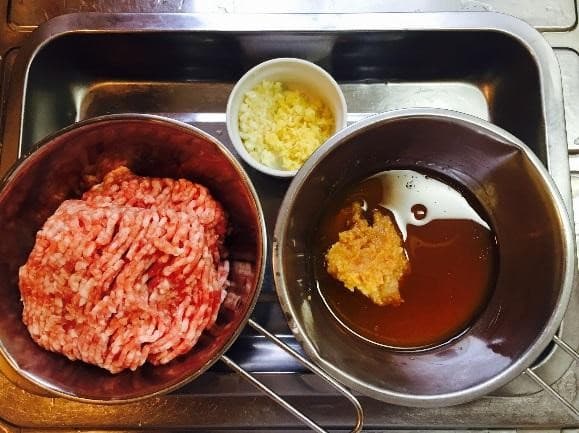 まいったねえ　いたわりご飯　ヒモ　レシピ　ご飯　肉みそご飯　肉みそご飯